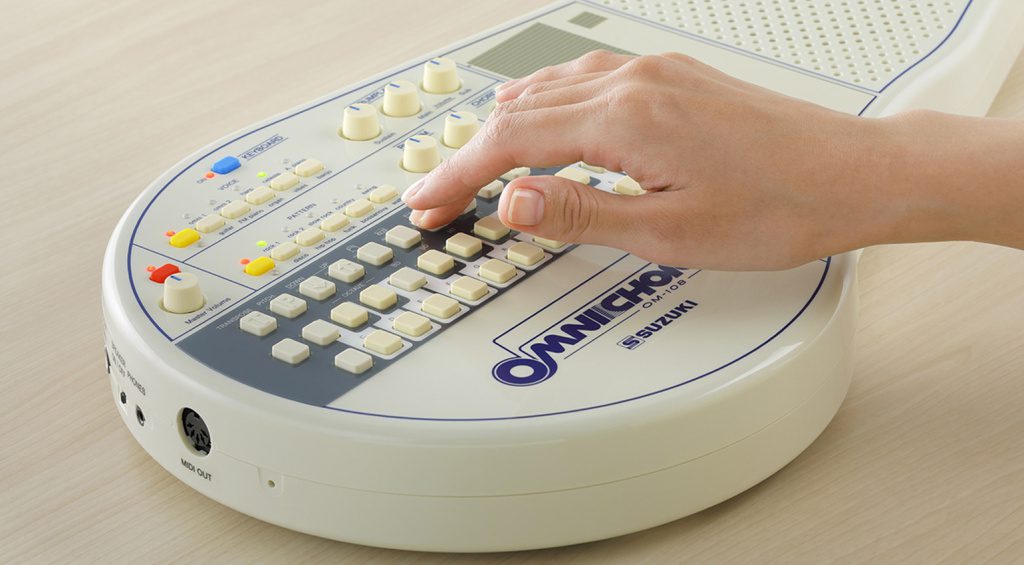 Suzuki Omnichord OM-108